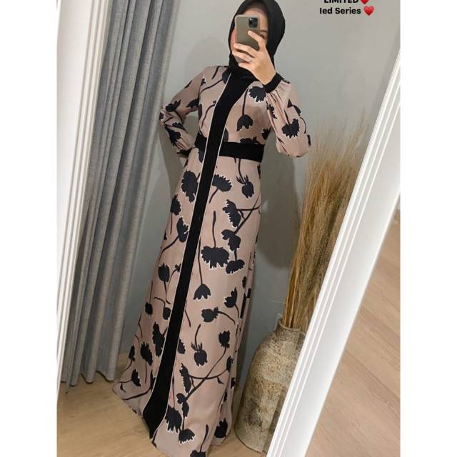 Vinetta Dress by Madeira Id