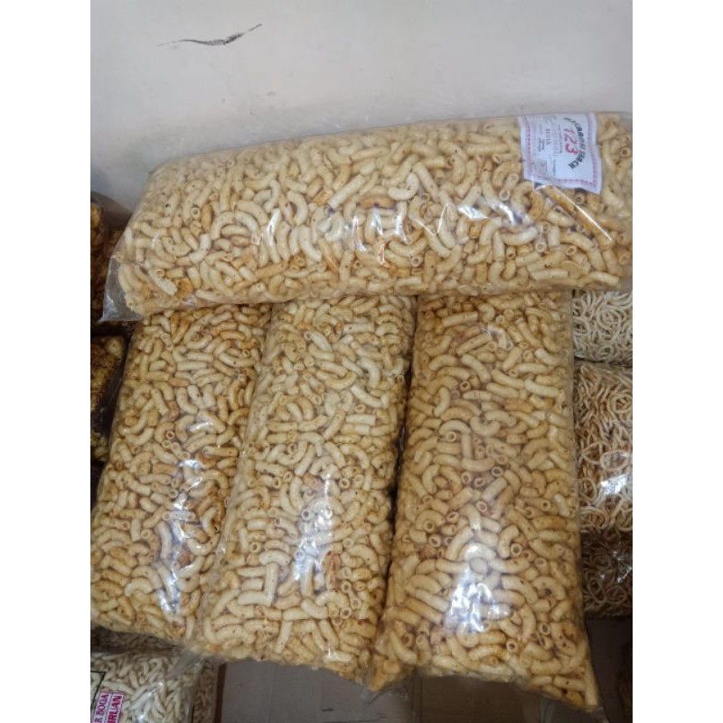 

Snack Si Mae-Makroni dengan rasa pedas manis 1 bal isi 2 kg harga 55.000