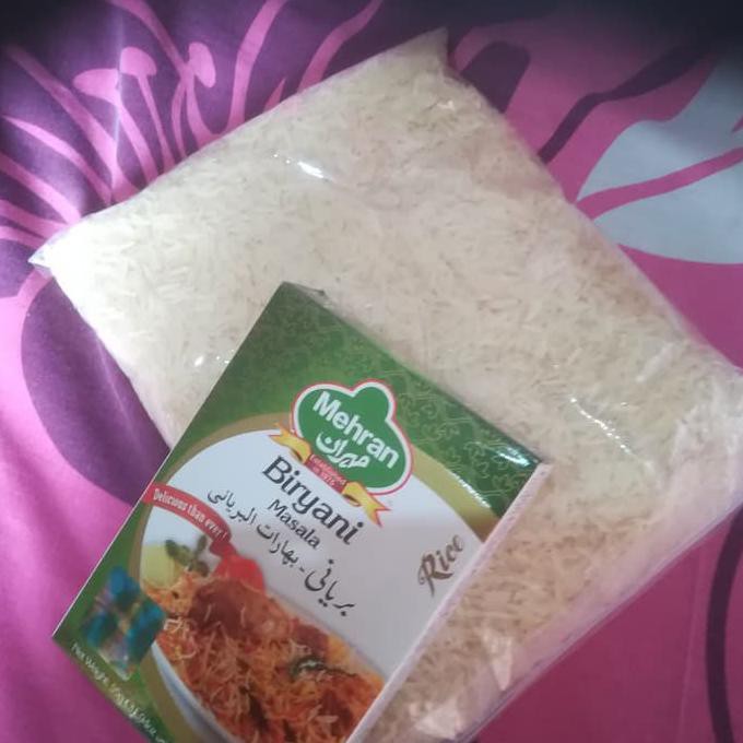 

BERAS- BERAS BASMATI DENGAN BUMBU MAHRAN BRYANI ASLI DARI SUDIA -UNGGULAN.