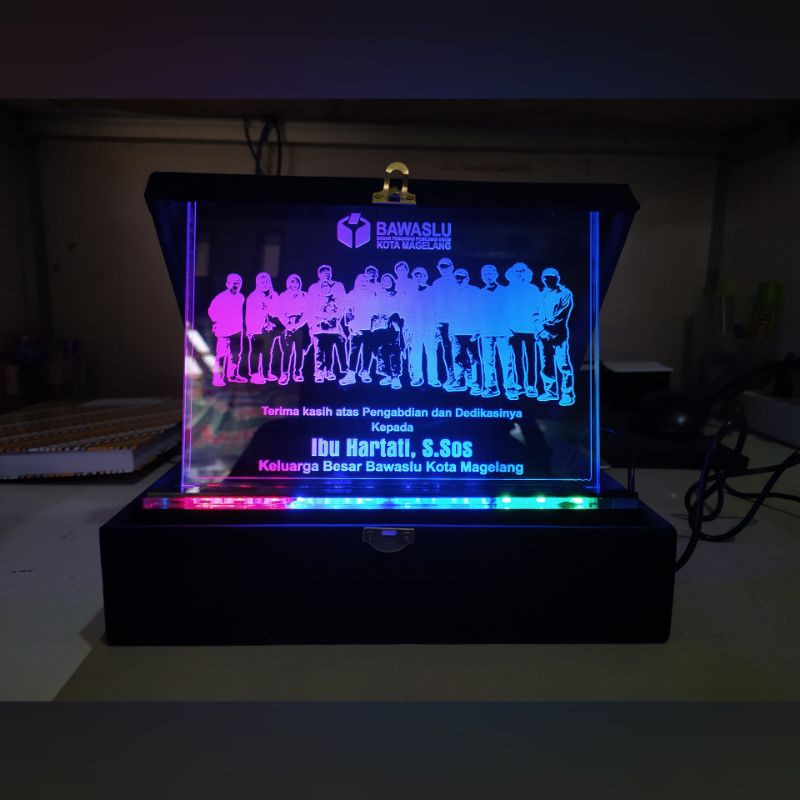 

Jual Plakat Grafir Nyala Acrylic