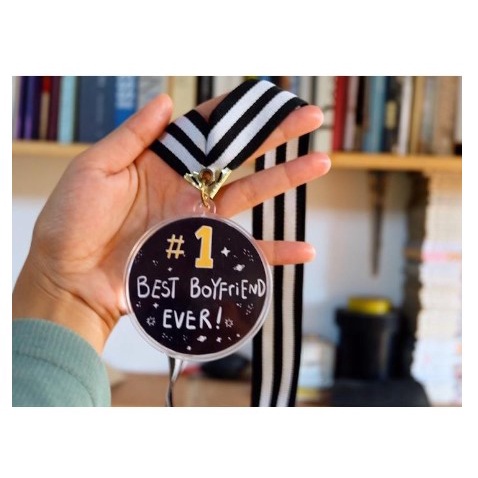 

medali akrilik Medali Custom / Medali Unik / Medali Murah / Medali Wisuda / Kado Unik