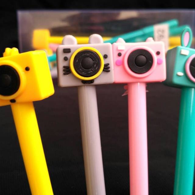 

Pulpen gel karakter kamera