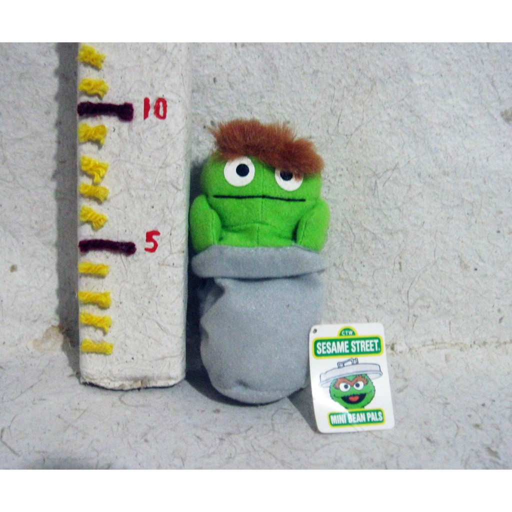 Boneka Oscar The Grouch Original Sesame Street Mini Bean Pals