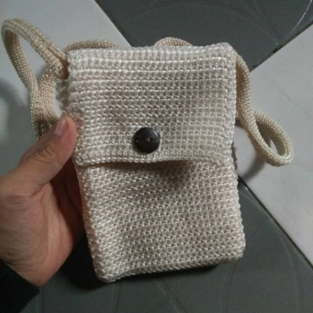 TAS SELEMPANG KECIL RAJUT