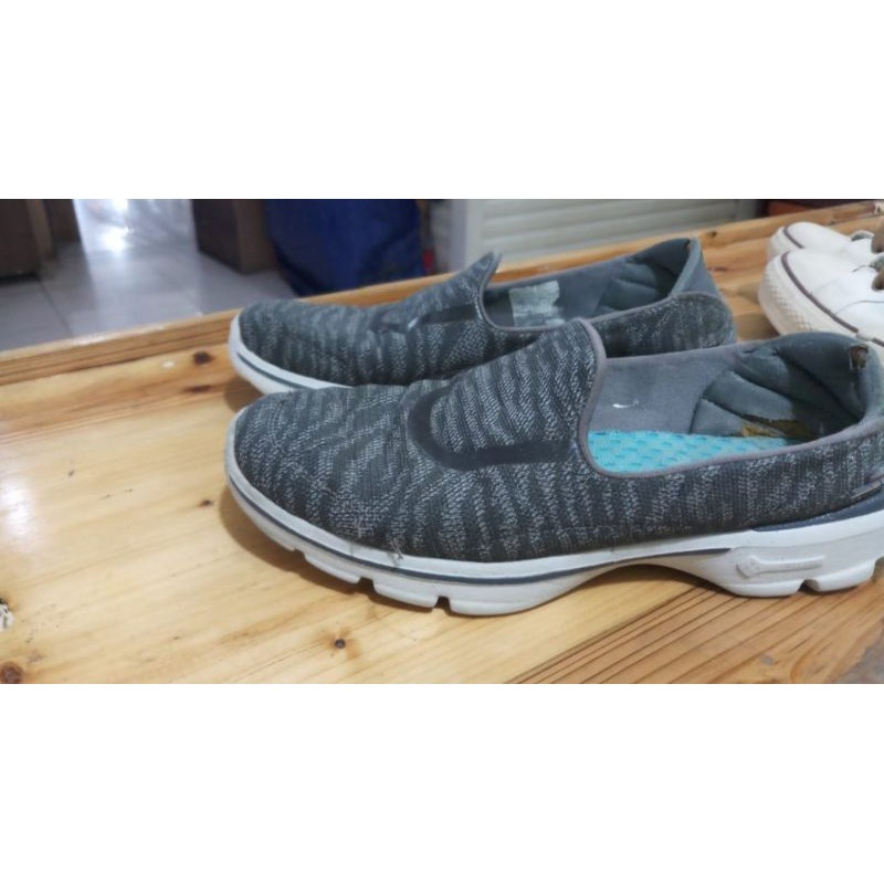 Preloved Sepatu Skechers Go Walk 3 Creation Women Charcoal Original