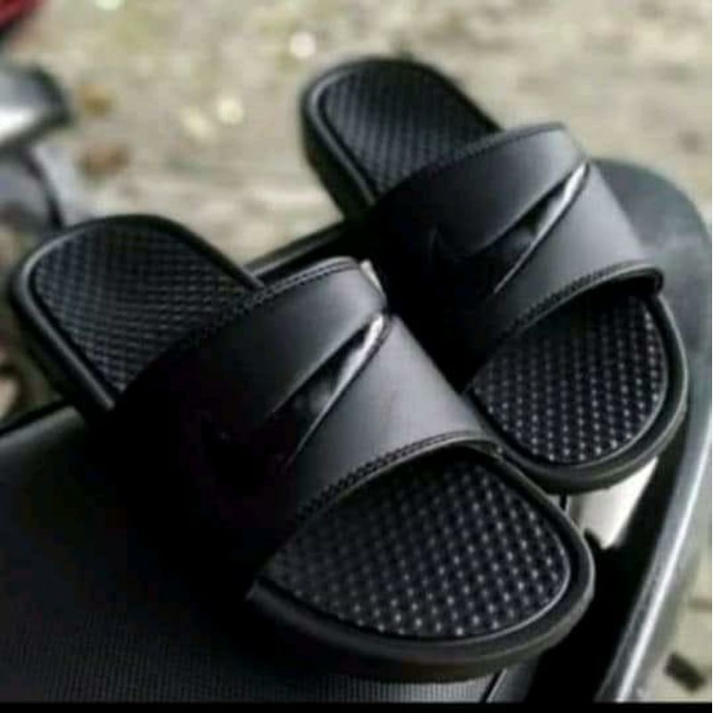 Sendal Slop Pria/Wanita Benassi New JDI