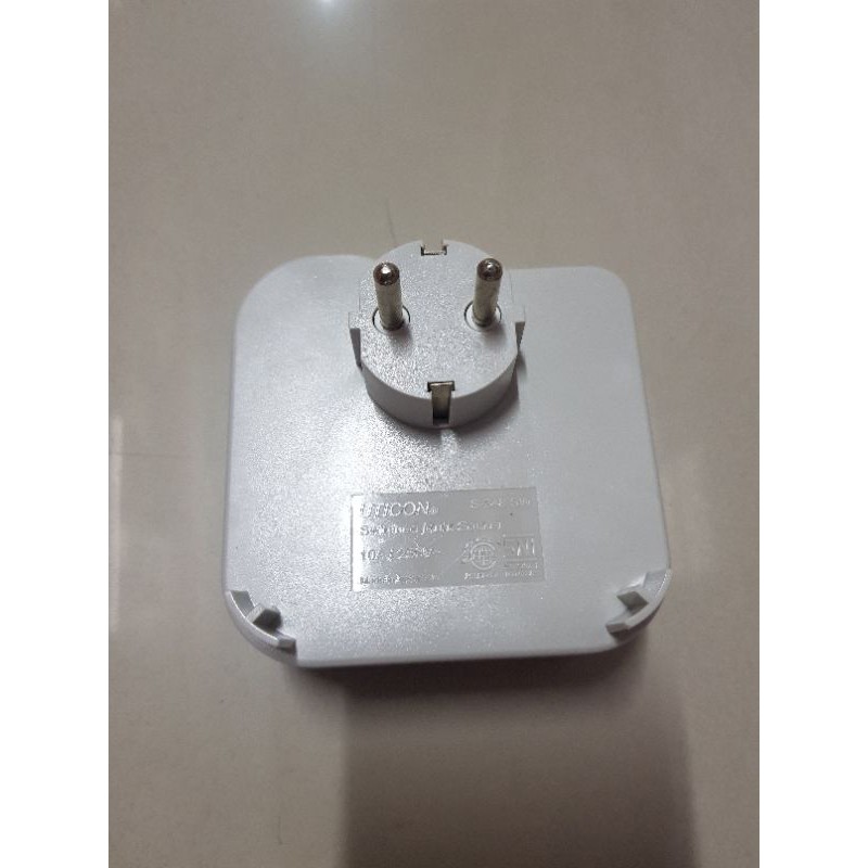 Stop Kontak Arde CP 3Lubang+1Saklar (S348SW)