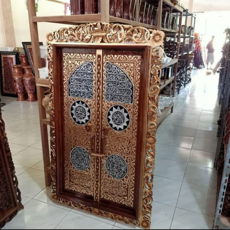Kaligrafi jati ukir pintu kabah