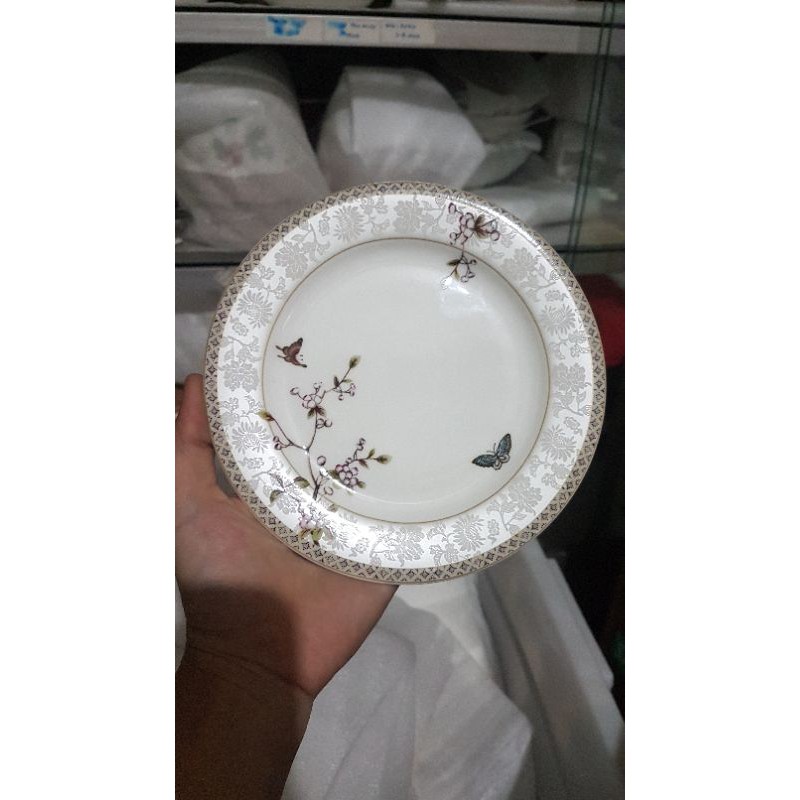Saucer Sung Gung Saint James