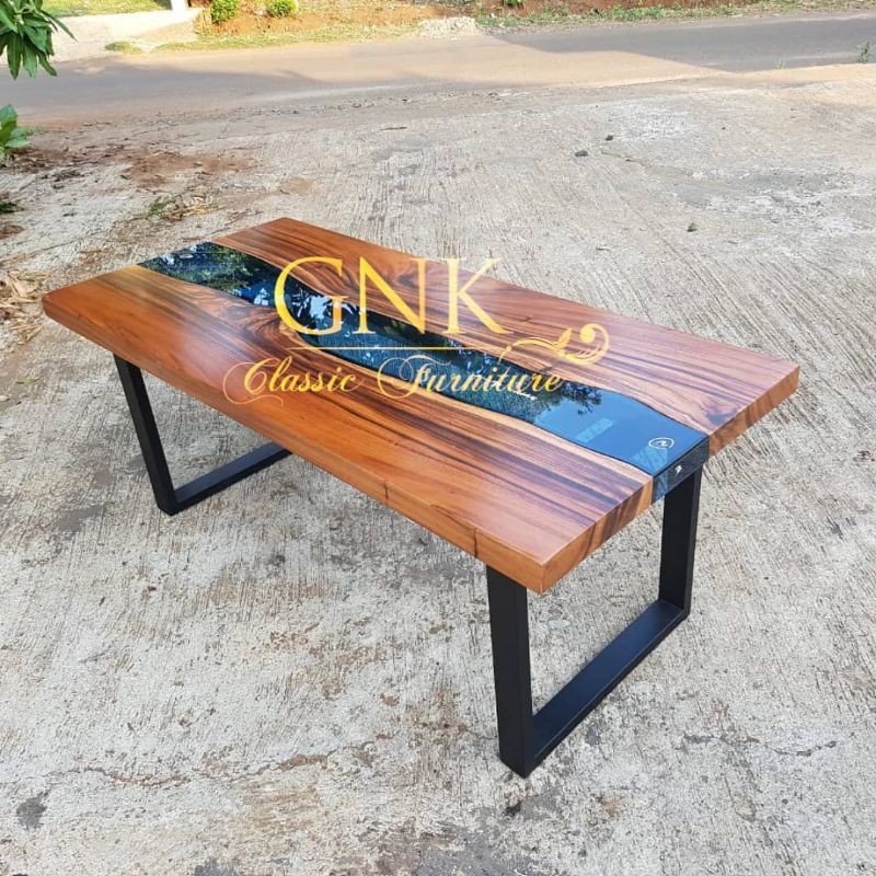 meja makan kayu trembesi kombinasi kaca kaki besi