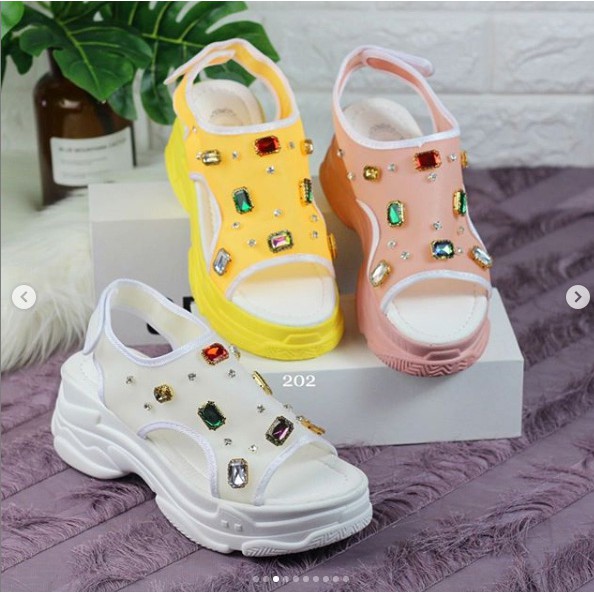 Wedges tali 202