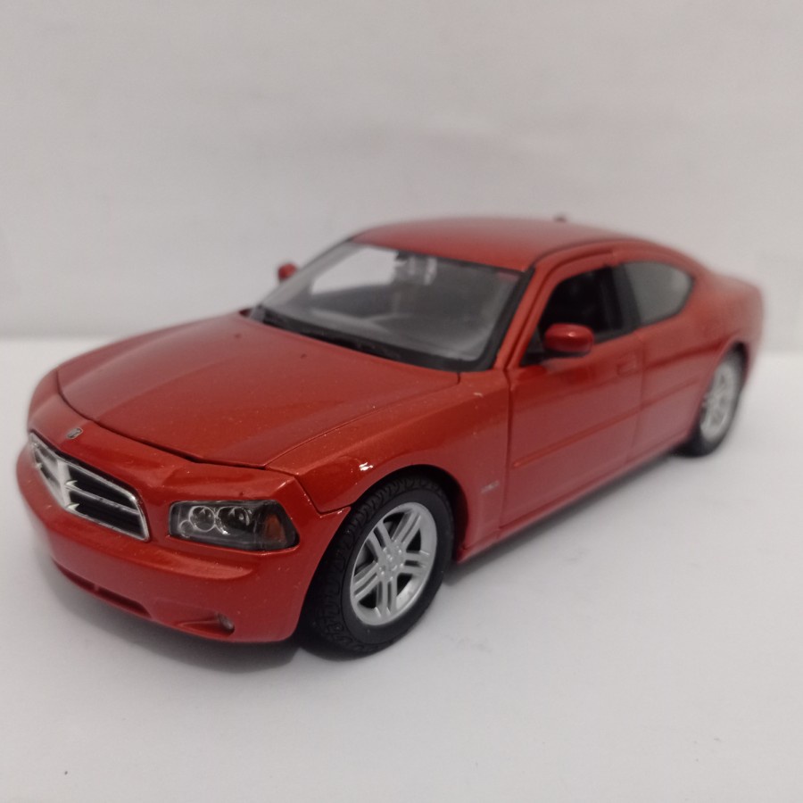 Diecast Dodge charger Welly 1:24 miniatur mobil sport koleksi murah