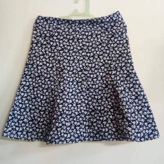 Preloved Rok Bunga Navy XL