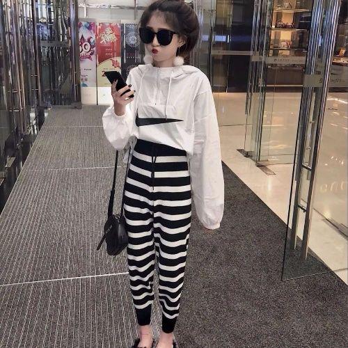 7700 Koleksi Desain Jaket Warna Hitam Putih Gratis Terbaru