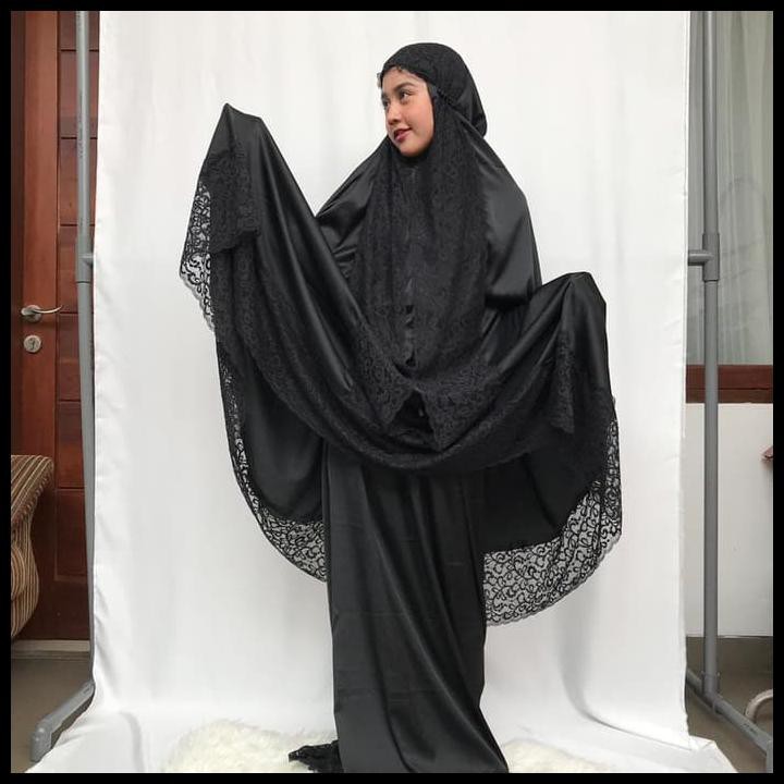 Mukena hitam sirya j01