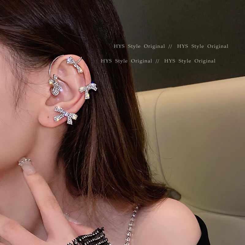 YEEZII Set Anting Kait + Klip Telinga Wanita Desain Kupu-Kupu Rumbai Rantai Emas / Silver Hias Mutiara