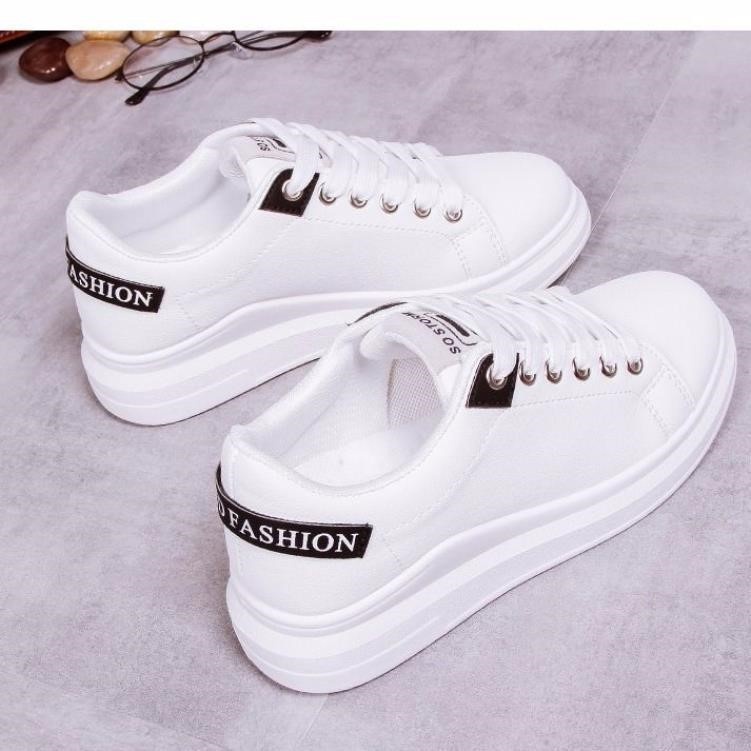 Sepatu Sneakers Wanita Sepatu Import Perempuan Fashion Korea Sepatu Modis Keren Warna Santai SP-055-518 Hitam
