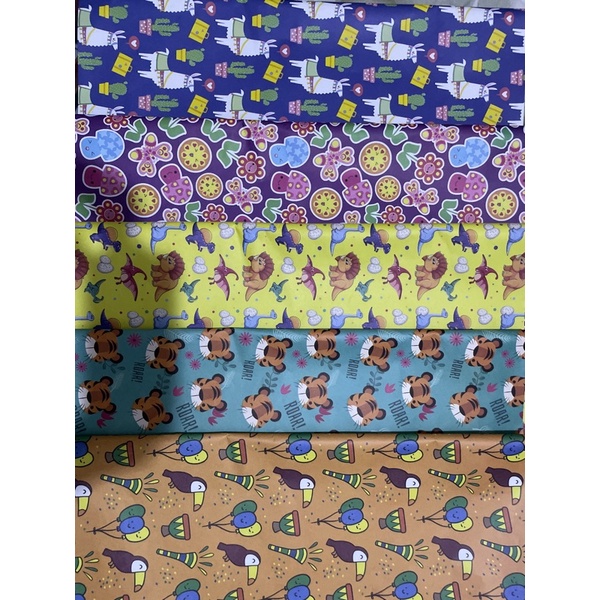 

Kertas kado standard non glossy 48x62cm random