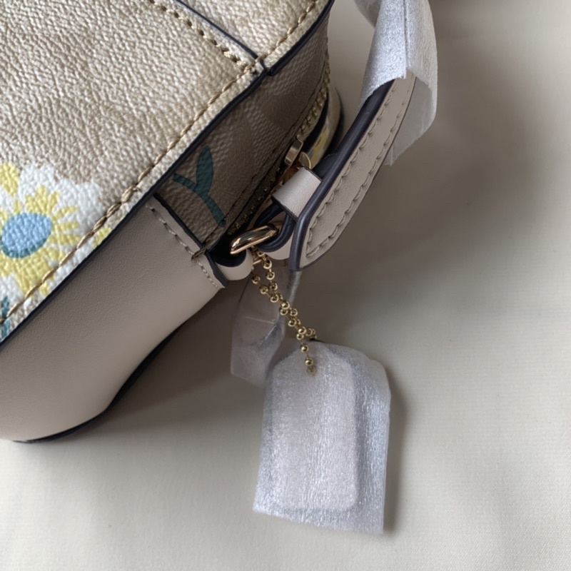 Coach Mini Camera Bag In Signature Canvas With Daisy Print(C3354)