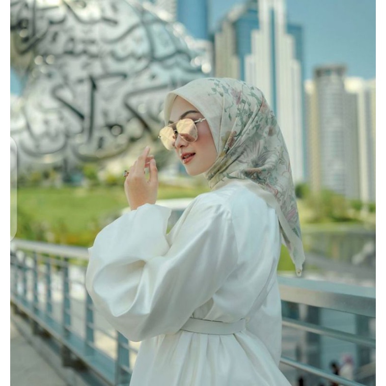 DUBAI SERIES BUTTONSCARVES