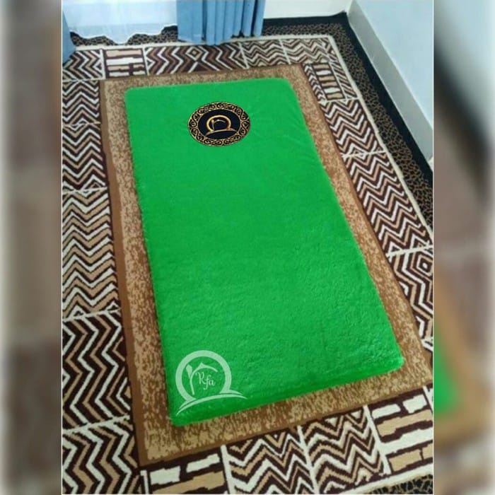 Sajadah Super Tebal Busa 4cm Sejadah Bulu Rasfur Empuk Lembut Tebel Alas Sholat-4