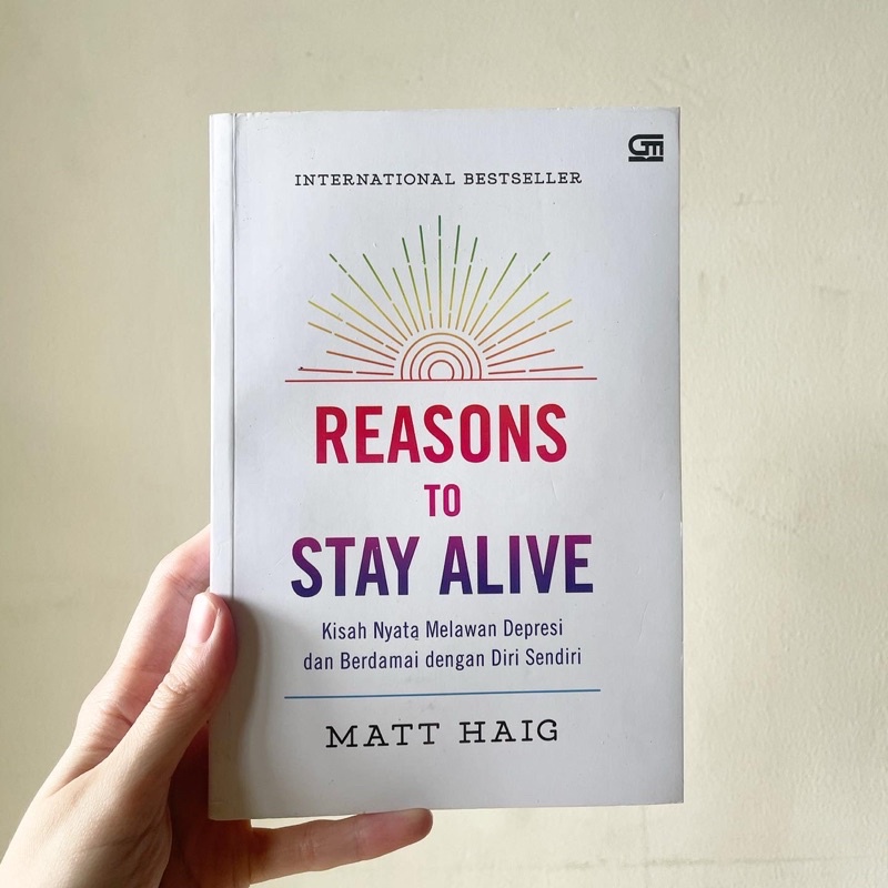 Buku Reasons to Stay Alive