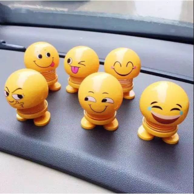 Boneka emoji per / smile pajangan dashboard mobil /pajangan unik