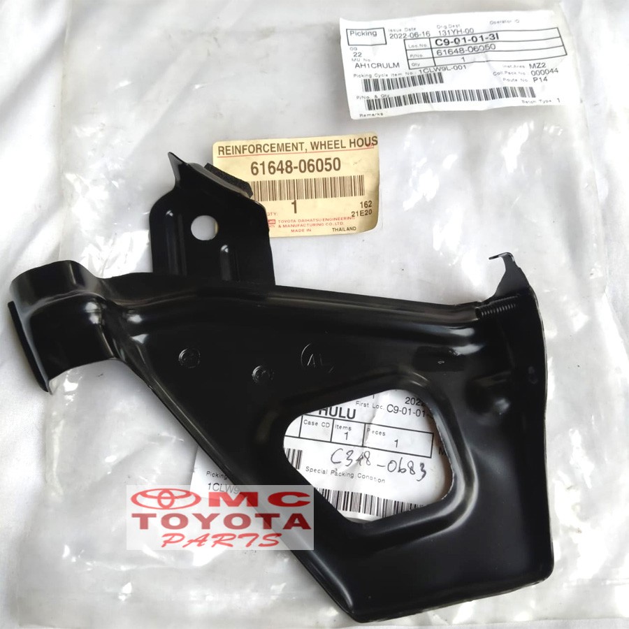 Reinforcement Bracket Bumper Belakang Kanan Camry 61647-06050