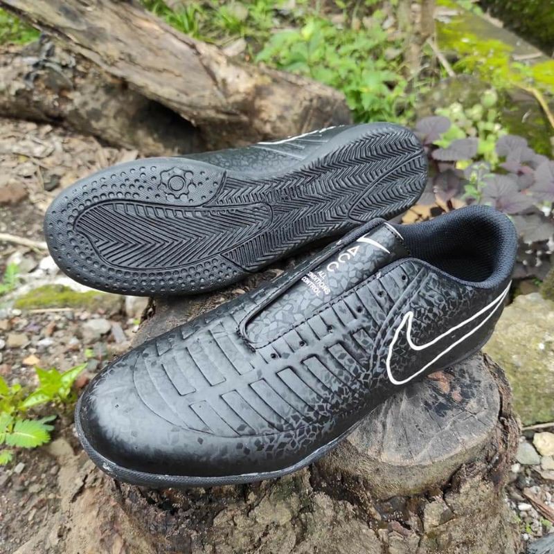 sepatu olahraga futsal berkualitas JUMBO size 44 45 46 47
