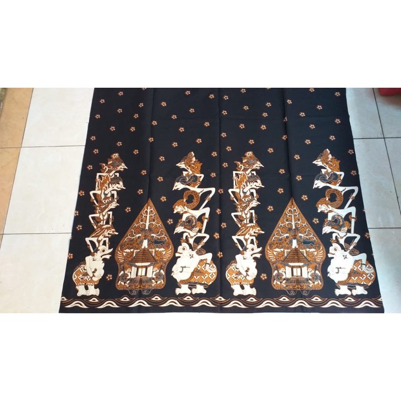 KAIN BATIK SOLO MOTIF WAYANG TUMPUK