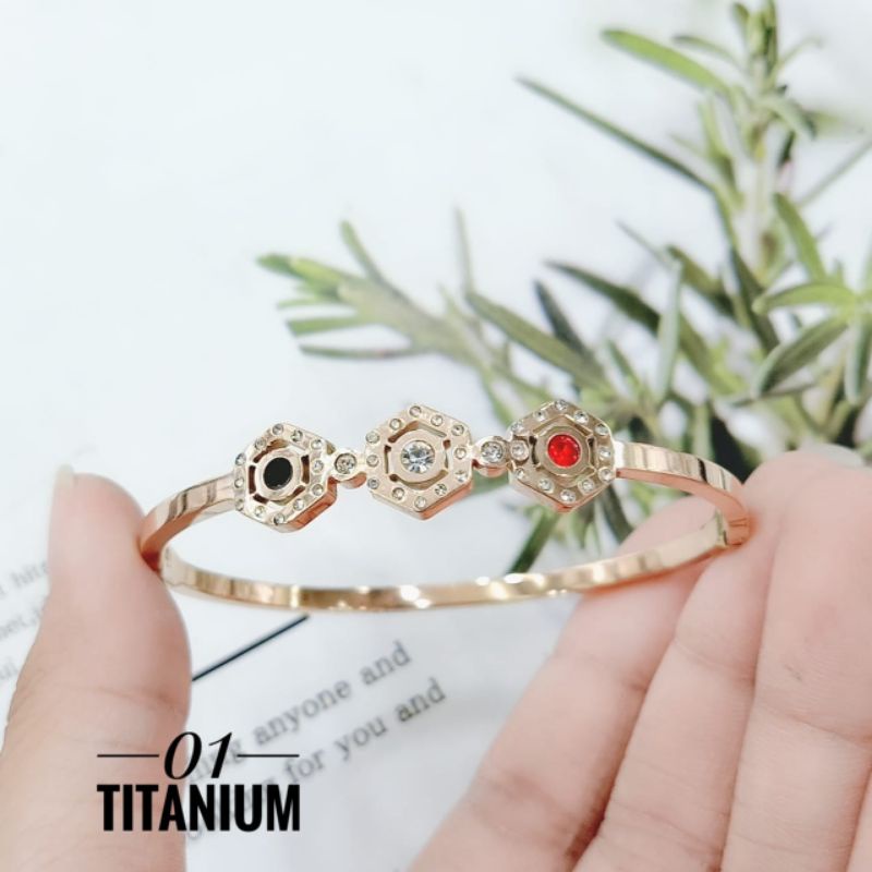 Titanium gelang wanita S44