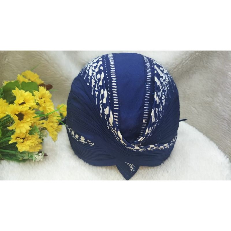 Blangkon Jogja Pria Model Kemitir Biru Navy Pasangan Surjan Beskap