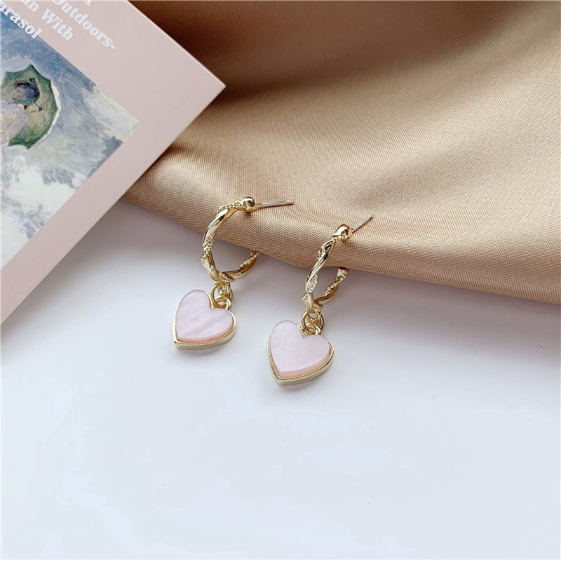 Anting Bentuk Hati Warna Pink Bahan Resin Untuk Wanita