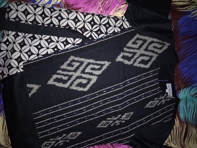 Atasan Batik Tenun Emma Black