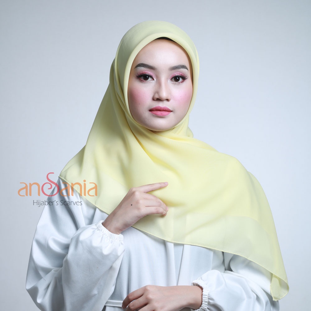 Ansania - Hijab Bella Square Ansania Kerudung Segi Empat Polos Seri Warna A / Xtra - Jilbab Pollycotton Premium Kerudung Segi Empat Hijab-Margarine / xtra