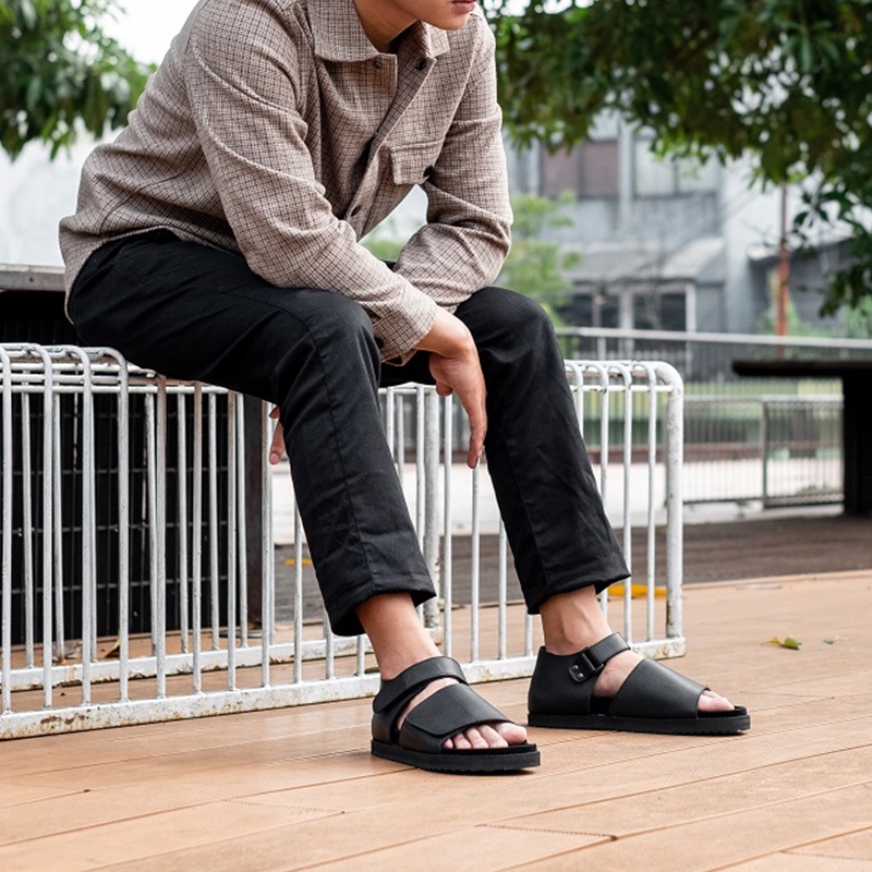 Rorin Black | Sendal Casual Hitam Original Kasual Chunky Pria Cowok Sandal | FORIND x Giant Flames