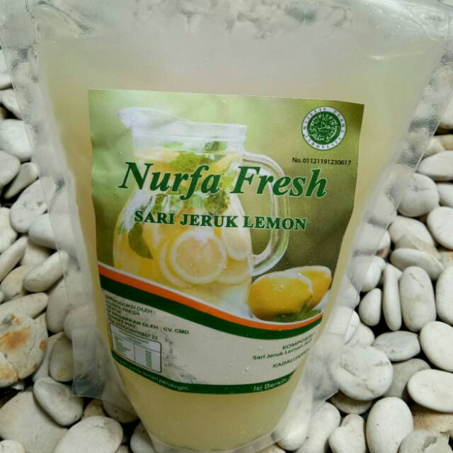 

MINUMAN DIET PELANGSING HERBAL SEHAT ALAMI SARI LEMON Nurfa Fresh sari lemon 500ml