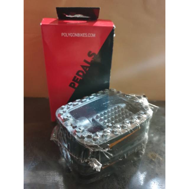 PEDAL SEPEDA POLYGON SIERRA