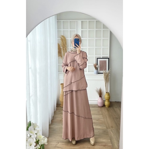 ONE SET LALISA SET ROK JUMBO STELAN LEBARAN VIRAL JAHIT TERBALIK SET BAHAN RAJUT RIB VICTORIA POLOS 