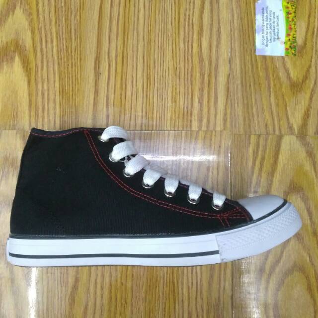 Sepatu sekolah hitam new basket