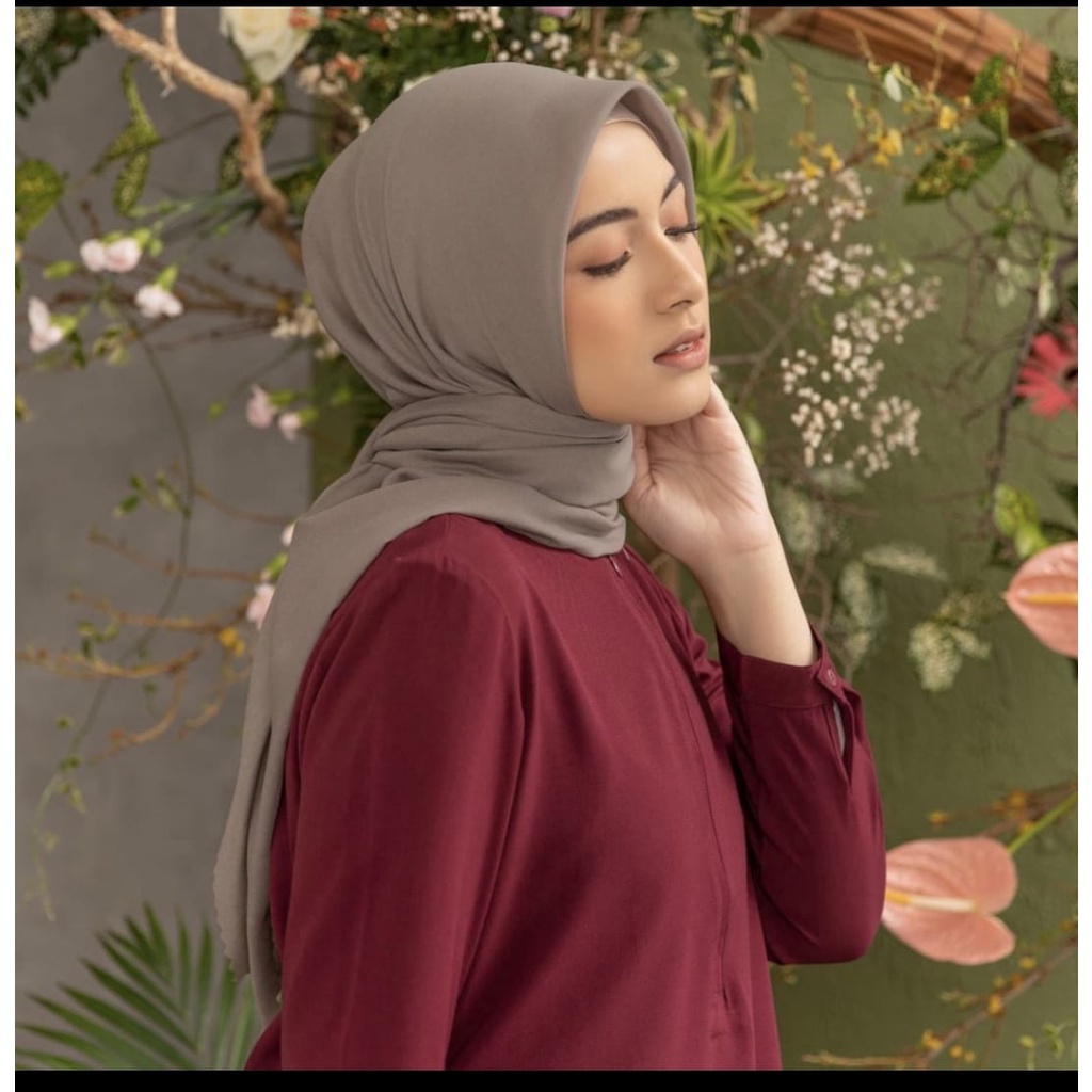 HIJAB SEGIEMPAT VOAL POLOS KERUDUNG VOAL POLOS LASER CUT WANITA SHOLEHA MASA KINI TERLARIS!!