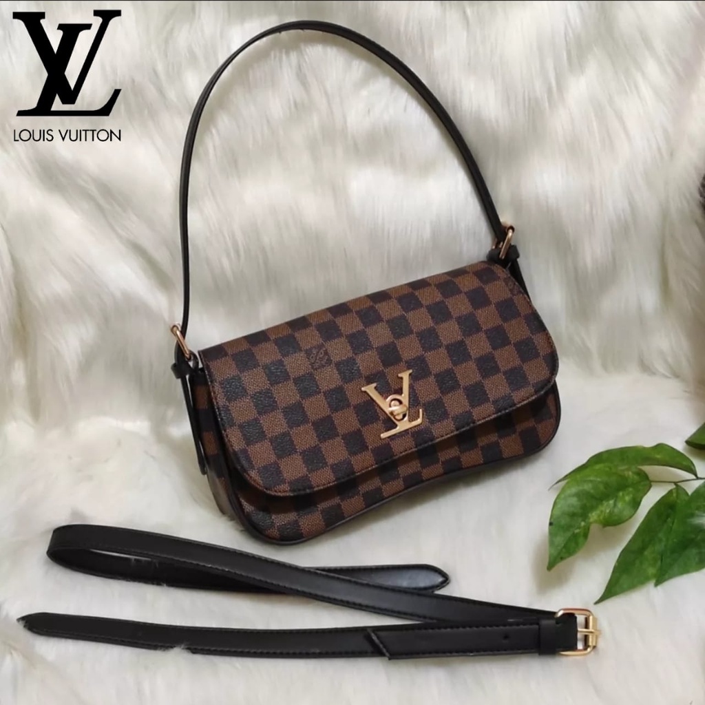 SUPER BAG MASSENGER WOMAN LV KUNCI PUTAR + GESPER