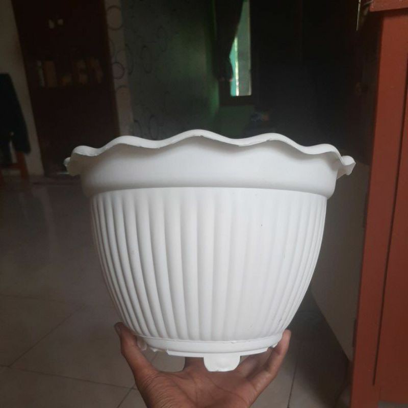 pot plastik putih model blimbing ukuran 30cm besar