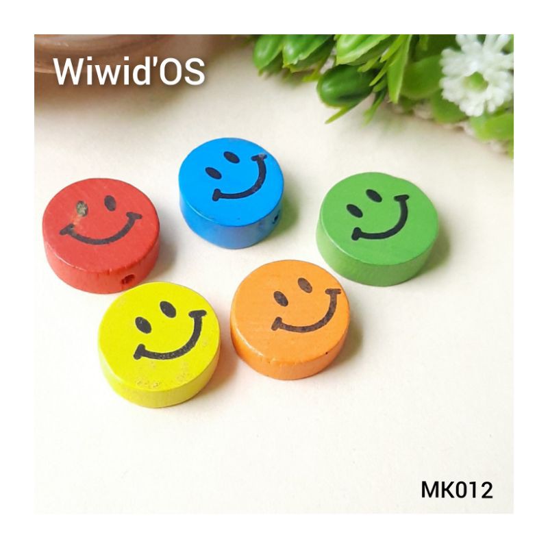(5 bj) MANIK KAYU SMILE 18 MM MK012