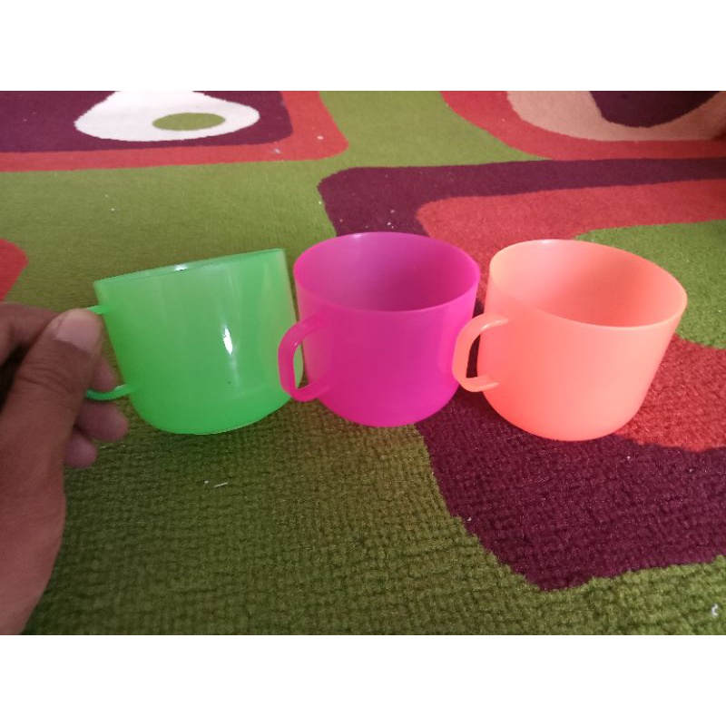 Cangkir kecil plastik murah