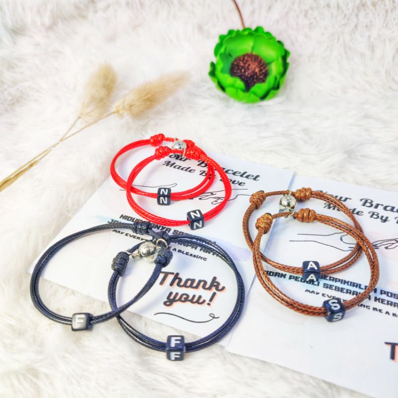 Gelang Couple Magnet Inisial Nama - Tali Korea 1.5mm