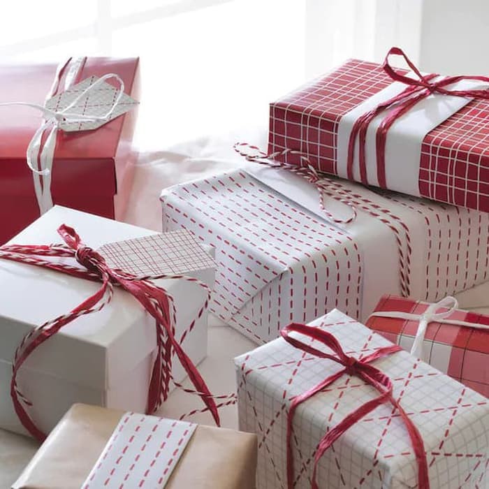 Kertas Kado Rol warna merah putih berpola kotak kotak 3 Kertas Kado Rol warna merah putih berpola kotak kotak 3