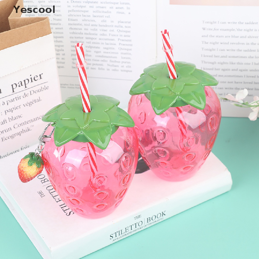 Yescool Botol Minum Plastik Portable Motif Kartun Strawberry Dengan Sedotan Untuk Anak Perempuan