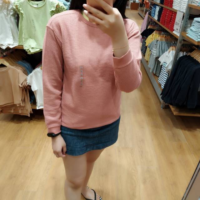 Uniqlo waffle top best seller.. Limited stock