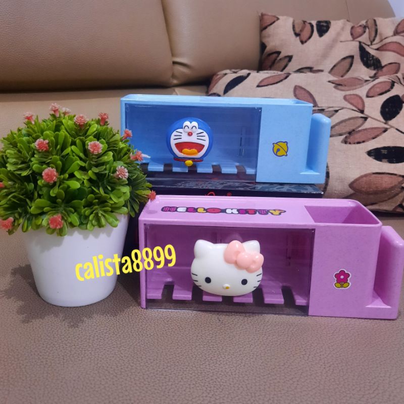 tempat sikat gigi hello kitty , tempat sikat doraemon